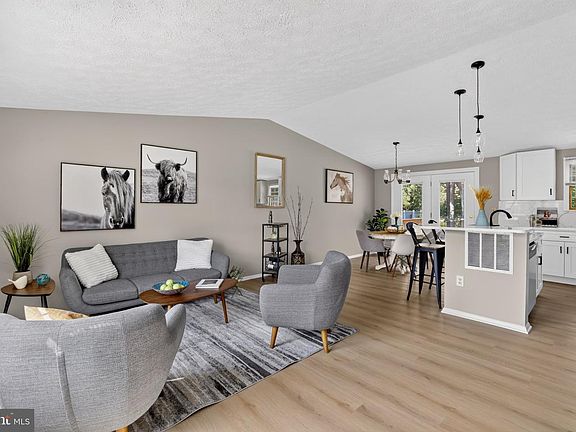 3rd image of 7714 Siden Dr