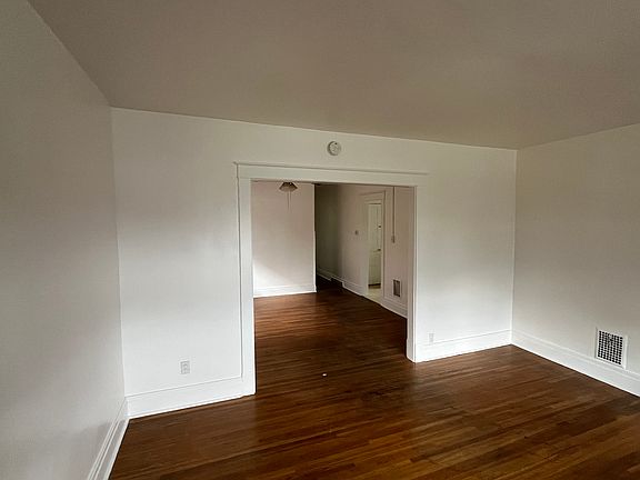 2nd image of 834 Chilton Ave