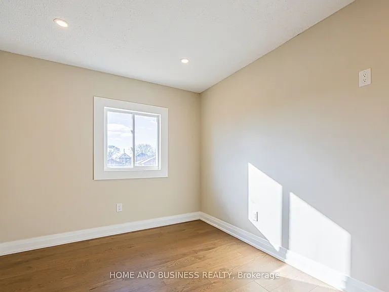 1326 Meredith Ave — Photo 15