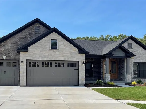 828 Hanna Rd, Ballwin, MO 63021