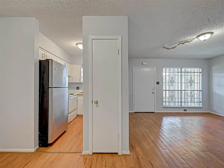 7714 Renwick Dr #K113 — Photo 7