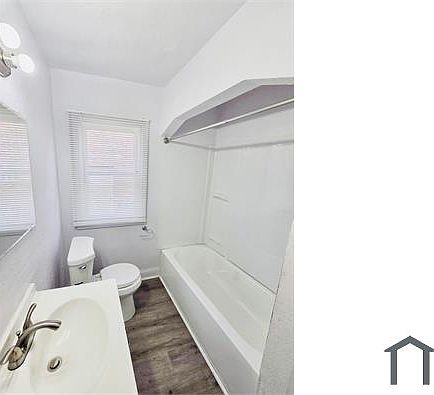 3rd image of 9589 Mansfield St