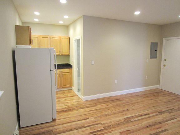 2nd image of 12 Harvard Ave APT 1