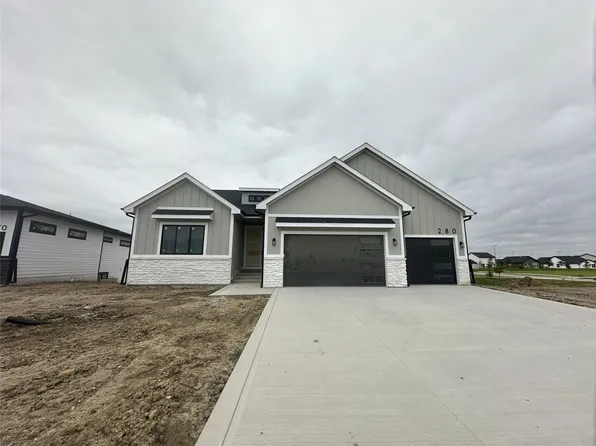 280 NW Copperleaf Ct, Waukee, IA 50263