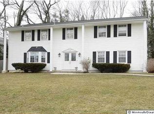 833 Kings Ct, Middletown, NJ 07748