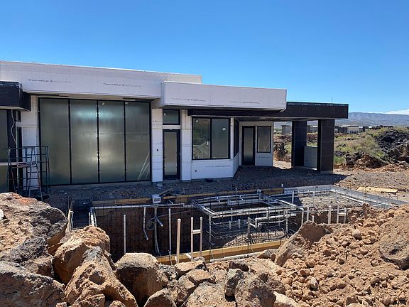 2nd image of 2718 W West Mesa Trail St