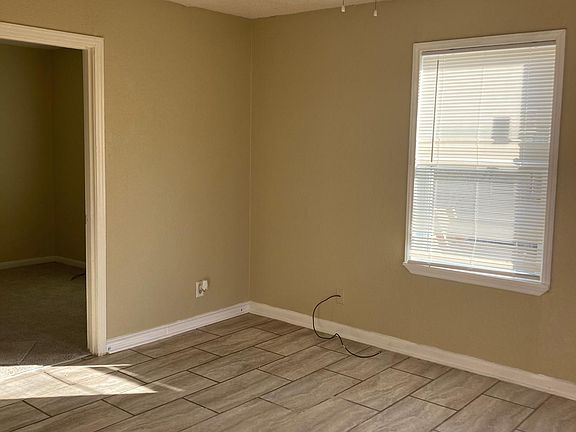3rd image of 1300 Franz Dr #B