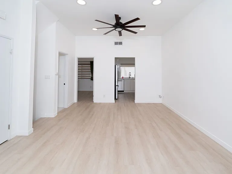 525 N Alhambra Ave #C — Photo 8