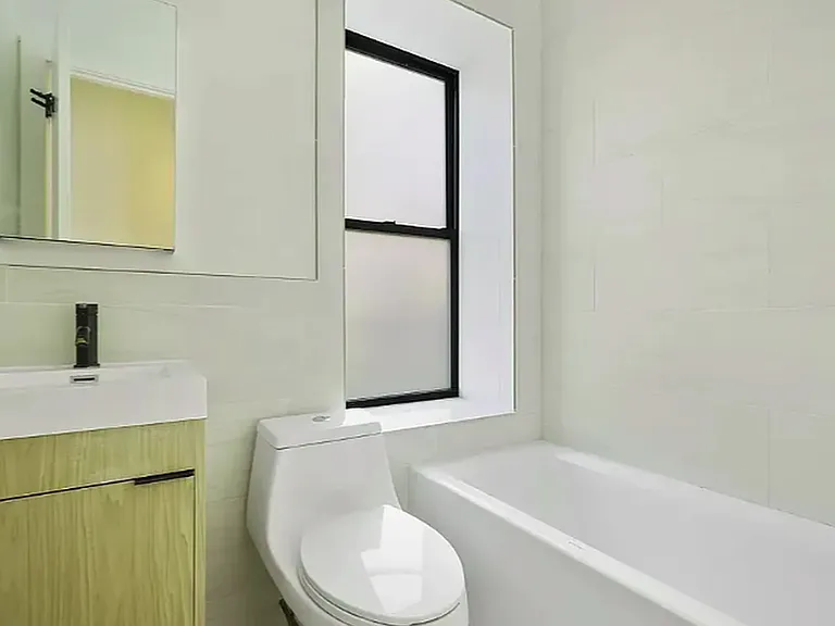 260 W 16th St #4B — Photo 5