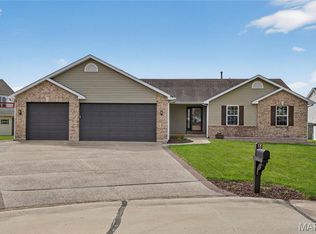 18 Locust Hills Ct, O'Fallon, MO