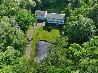 14 Beecher Rd, Woodbridge, CT 06525