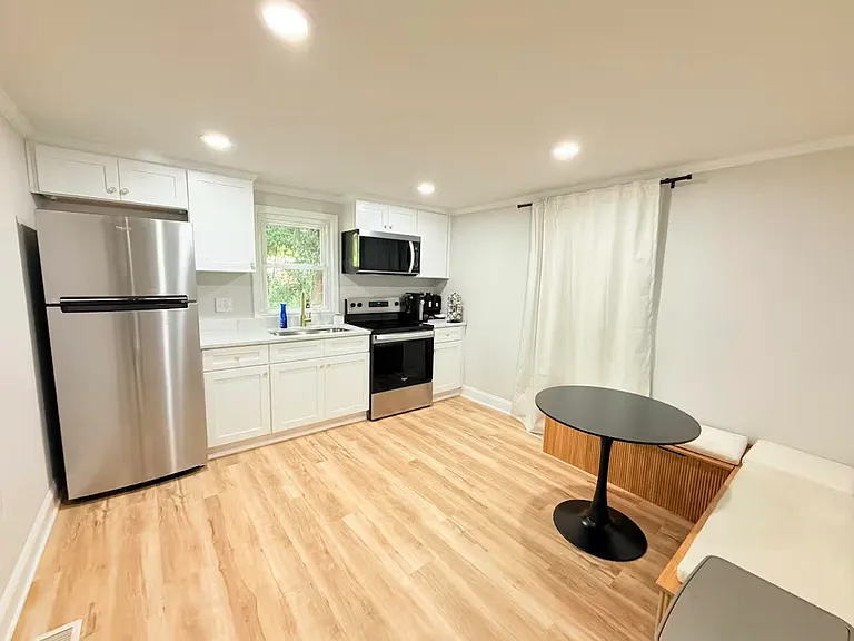 312 Sycamore St — Photo 5
