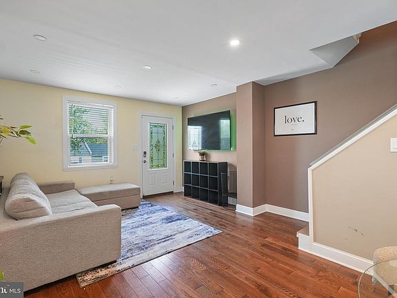 5th image of 5077 Just St NE