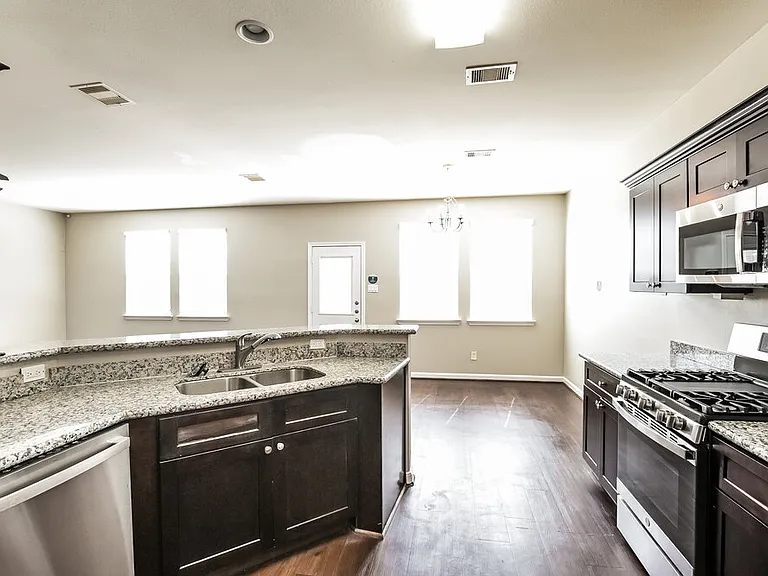 2622 Mesquite Ridge Dr — Photo 9