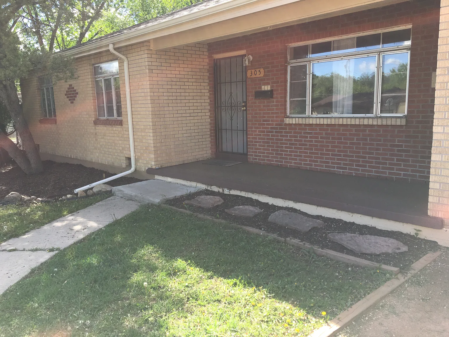 3 bed, 1192 sqft, $1,949 — Photo 2