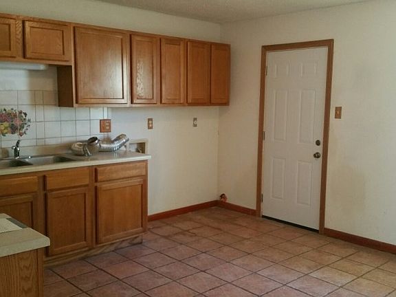 4th image of 6704 Carver Dr