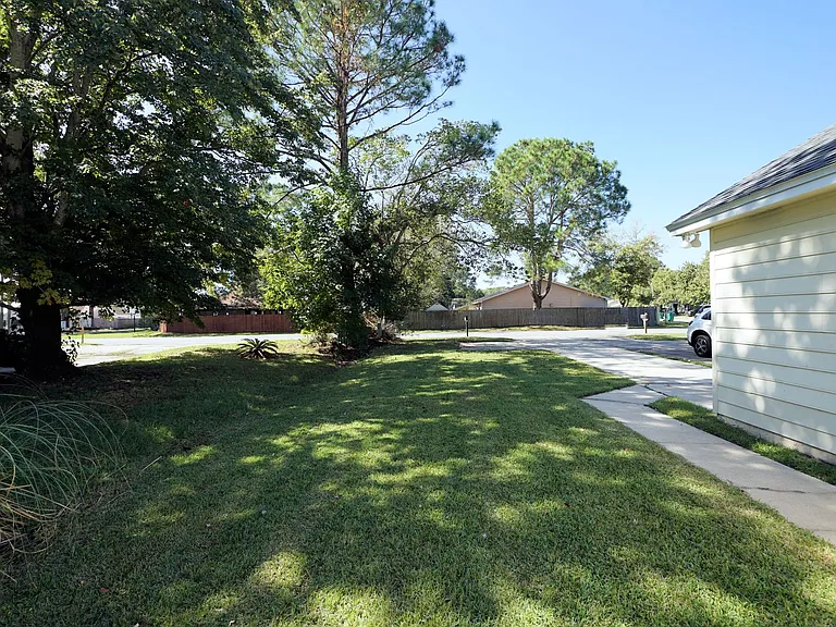 1503 Green Acres Blvd #E — Photo 3