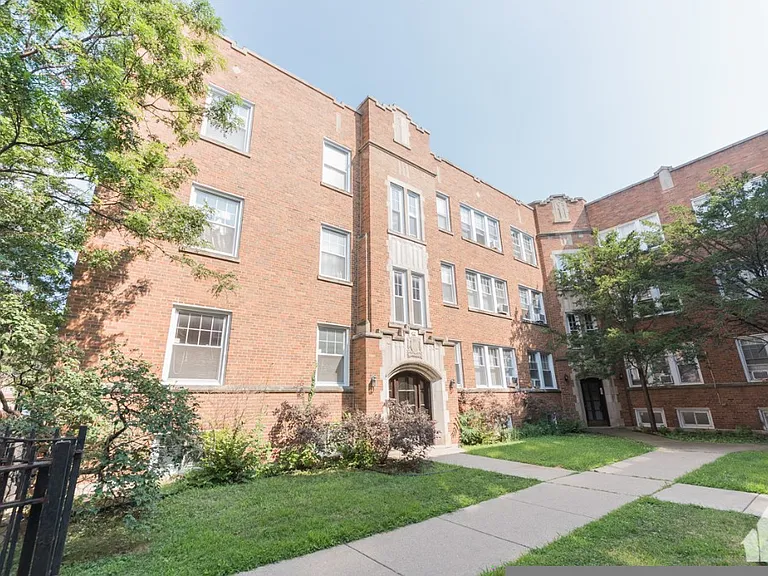 1839 W Foster Ave #3 — Photo 3