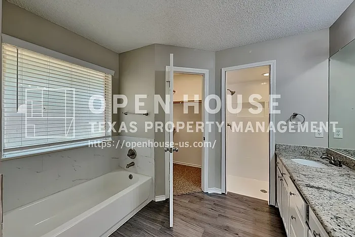6880 Hickory Hollow Ln — Photo 12