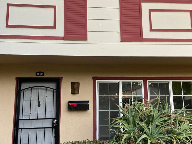27593 Stromberg Ct — Photo 1