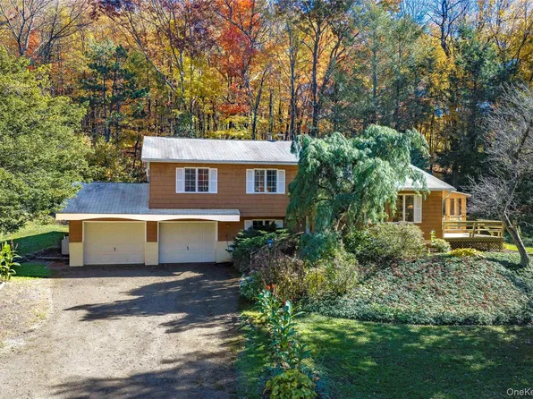 41 Game Farm Road, Pawling, NY 12564