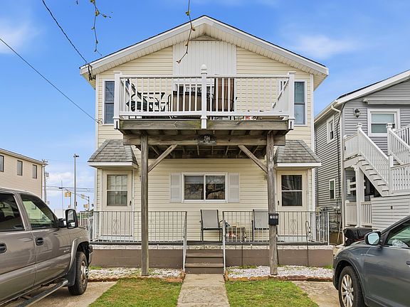 2nd image of 706 W Pine Ave