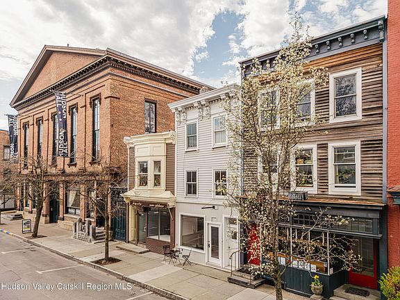 4th image of 323 Warren Street