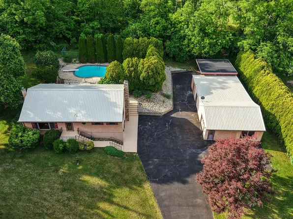 669 Summer Mountain Rd, Bernville, PA 19506