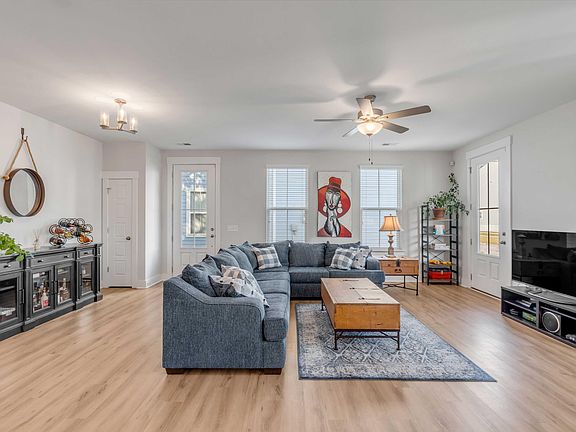 3rd image of 4504 Finn Blvd