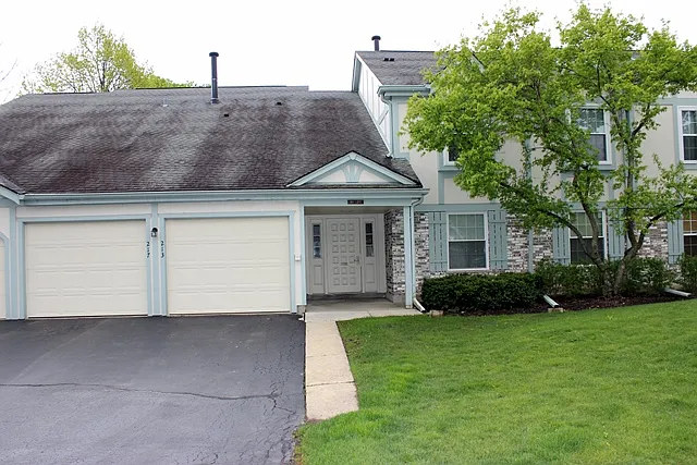 2 bed, 840 sqft, $2,200 — Photo 1
