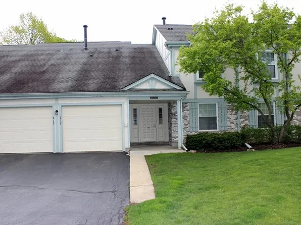 211 Blossom Ct #211, Buffalo Grove, IL 60089
