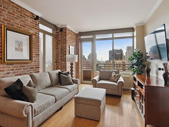 3rd image of 236 E 47th St APT 34B