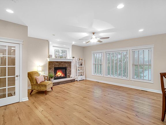 5th image of 1128 Jeanne Ct