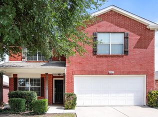 8925 Sagebrush Trl, Aubrey, TX 76227