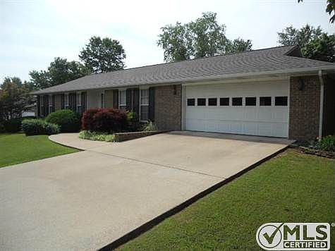 Ryan Jones 1306 Windsor 019