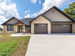 1208 Pleasant Valley Dr, Jefferson City, MO 65109