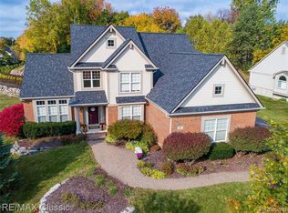 5457 Shelton Dr, Commerce Township, MI