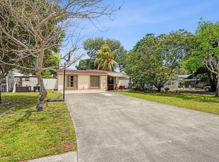 1379 NE 177th St, North Miami Beach, FL 33162