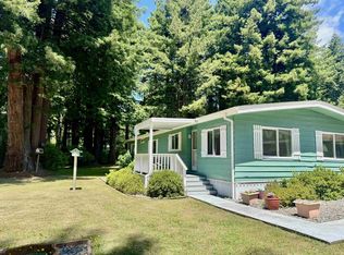 105 Red Robin Pl, Crescent City, CA 95531
