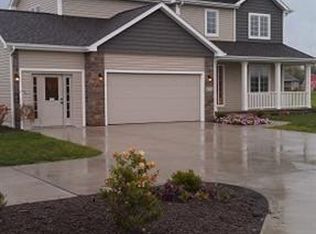 1255 Queen Rd, Walkerton, IN 46574