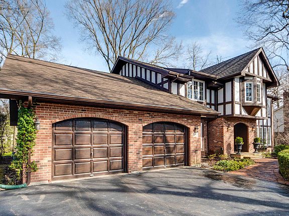 2nd image of 160 Pembroke Dr
