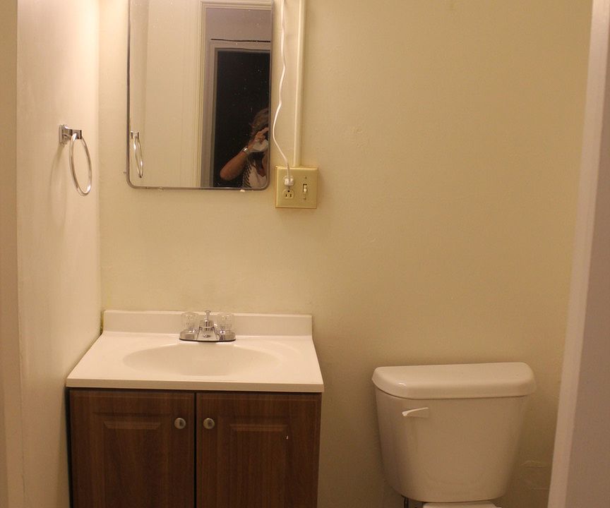 2nd image of 260 W Park St