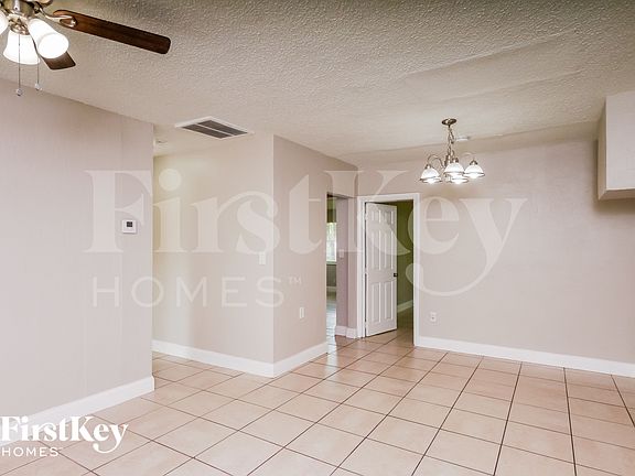 5th image of 4531 NE 5th Ave