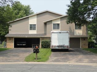 809 Clover Leaf Pkwy NE, Blaine, MN 55434