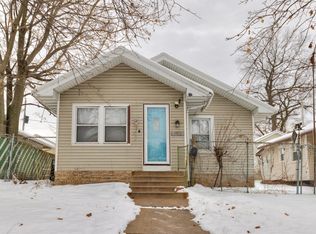 3610 Rollins Ave, Des Moines, IA 50312