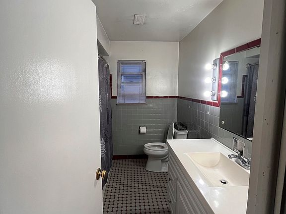 5th image of 3415 E 38th St
