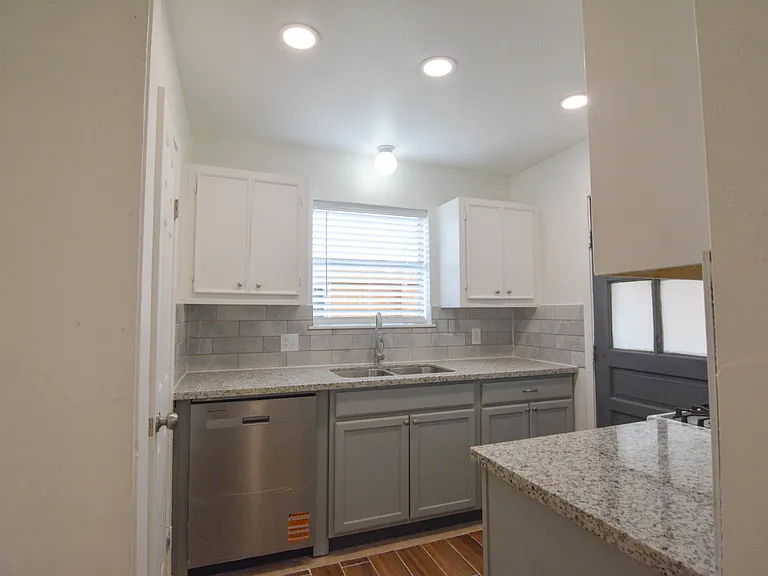 3229 Scotch Moss Ln — Photo 7
