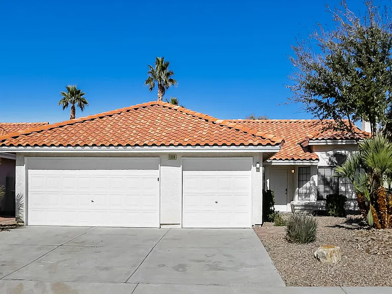 1330 White Dr — Photo 1