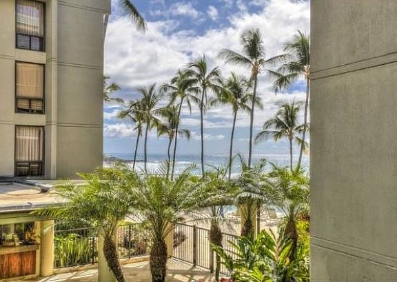 4th image of 75-6106 Alii Dr #116