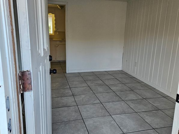 957 S Jesse Hayes Rd